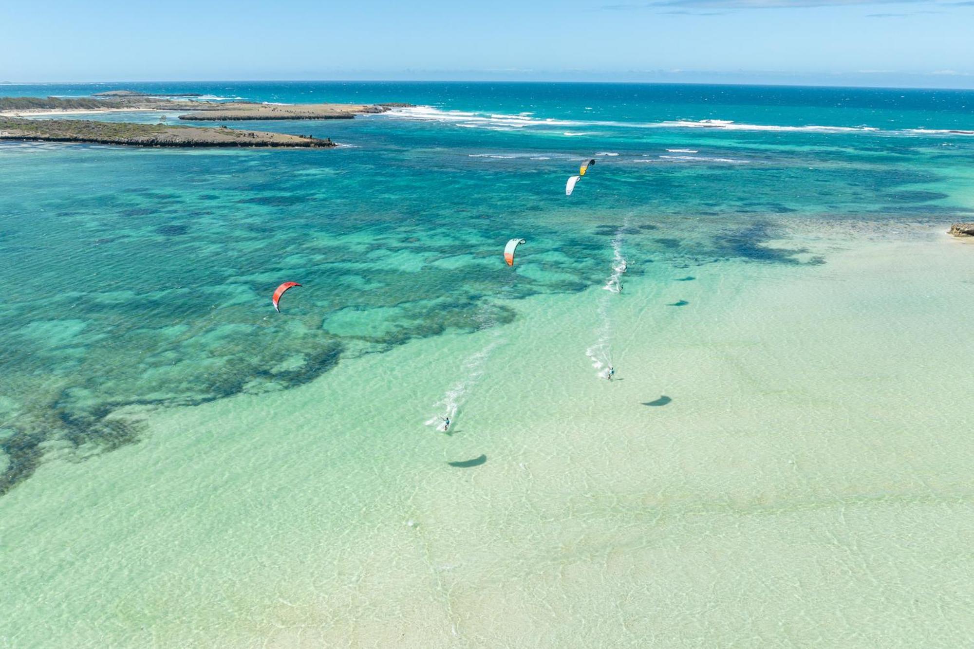 Antsiranana Ocean Lodge Kite & Windsurf מראה חיצוני תמונה